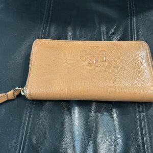 Tory Burch Brown  Leather clutch Wallet